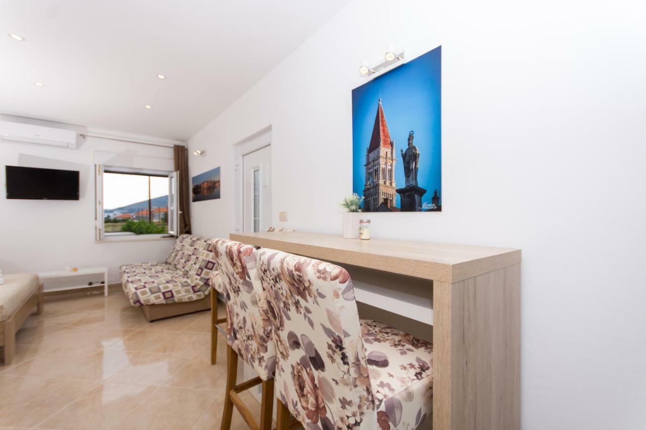 Apartment Sandra Trogir Bagian luar foto