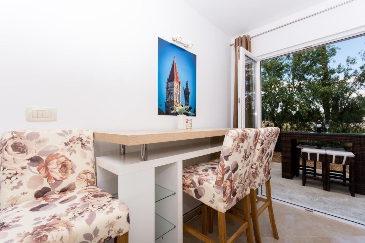 Apartment Sandra Trogir Bagian luar foto