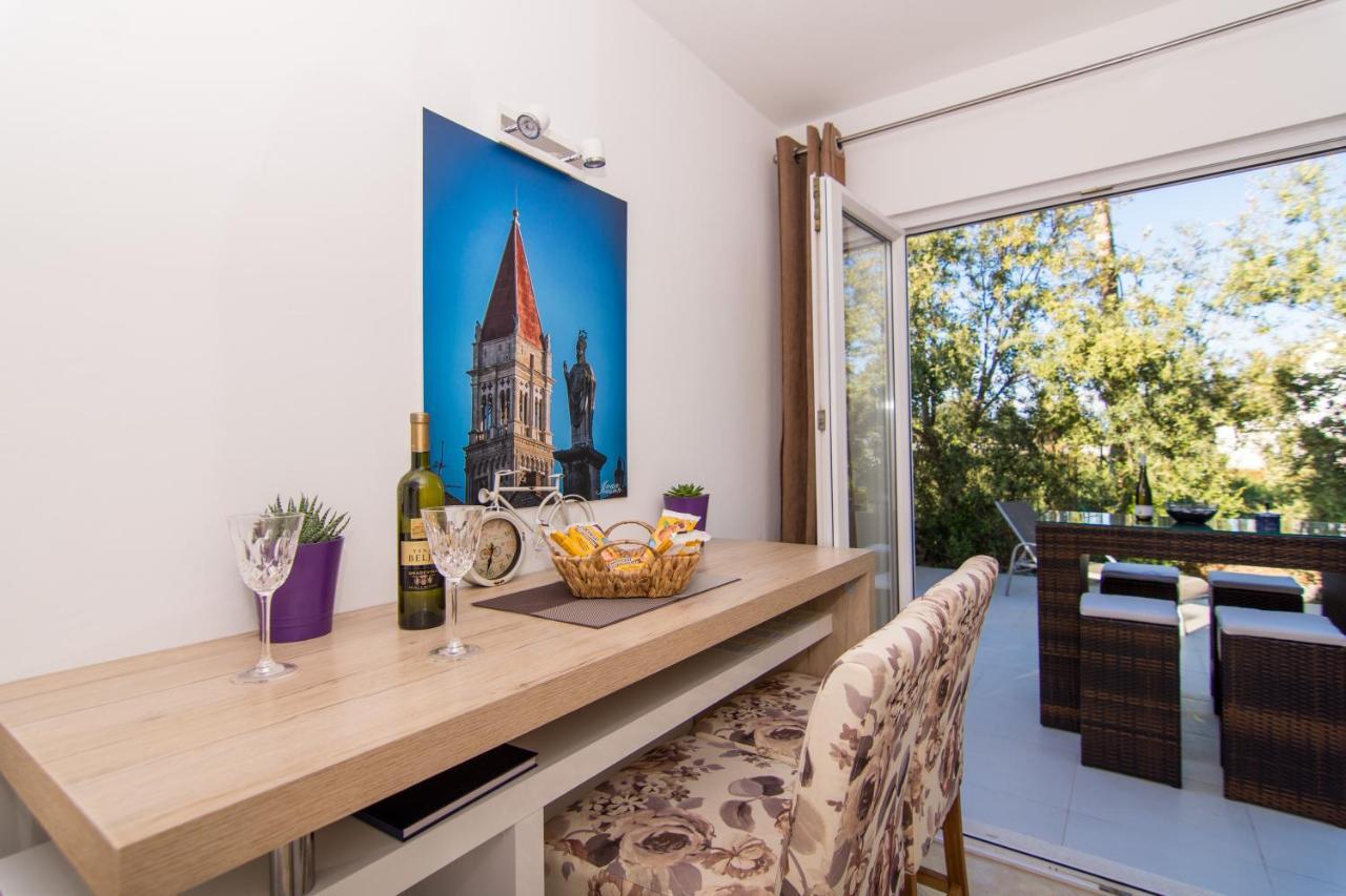 Apartment Sandra Trogir Bagian luar foto