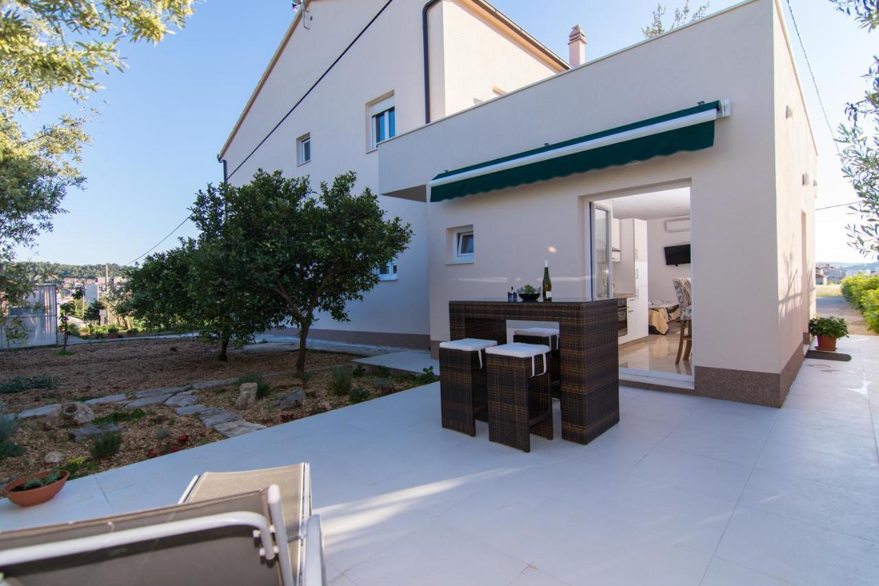Apartment Sandra Trogir Bagian luar foto